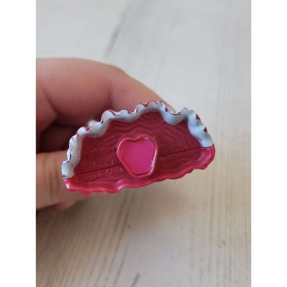 Disney red dress doll girl toy figure accessory - Picture 3 of 4